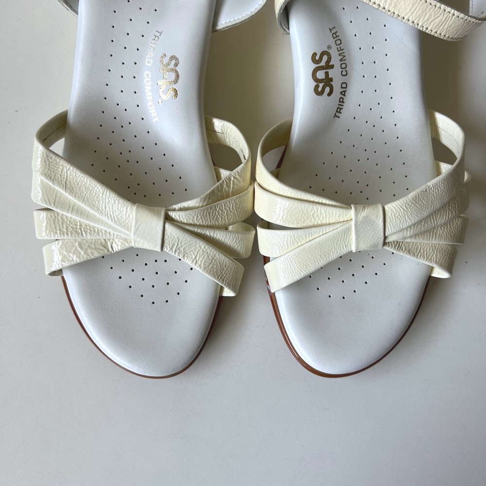 SAS Ivory Patent Leather Comfort Sandals Wedge Slingback Shoes 7W - Picture 2 of 9